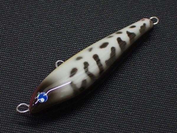 ホワイトコーチドッグ