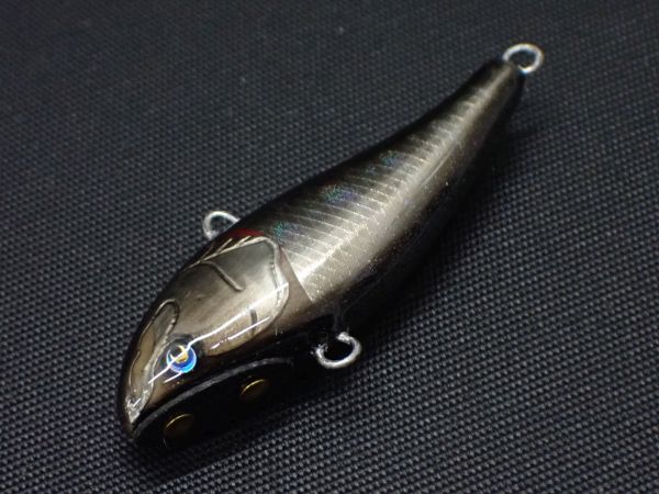 オーロラブラックヤマメ