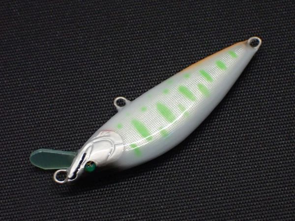 ホワイトバックグリーンチャートヤマメ