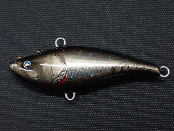 オーロラブラックヤマメ