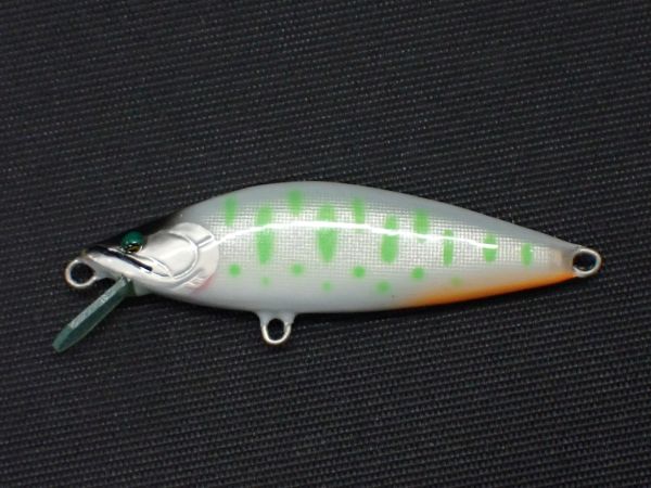 ホワイトバックグリーンチャートヤマメ