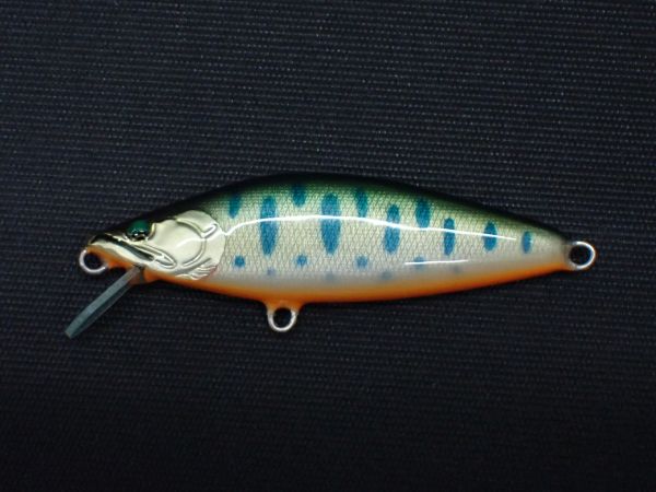 ブラックバックグリーンゴールドヤマメ