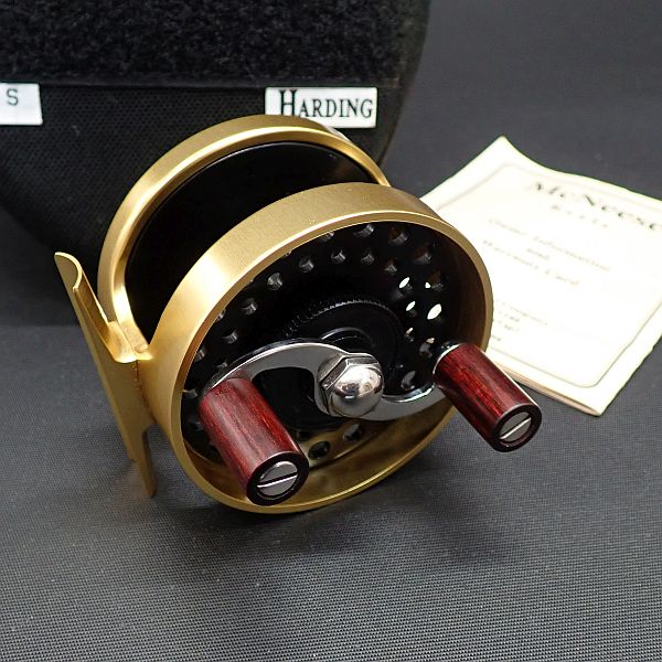【マクニース】 アンチリバースリール トラウト 2.4 中古