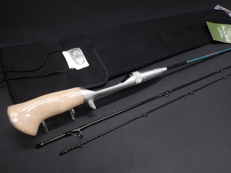 【トライアングル】 レスターファイン Petronius 50UL CFG 中古