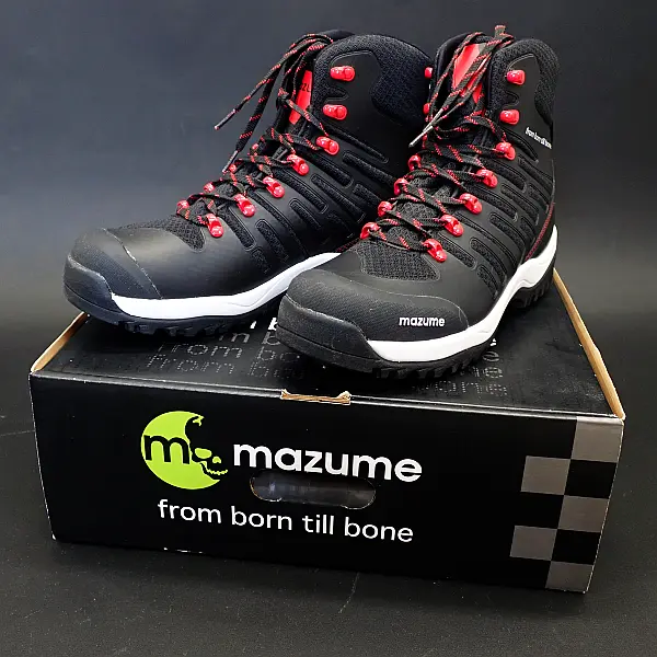 【マズメ】 スパイクシューズ MZWD-528 ブラックxレッド LL 中古