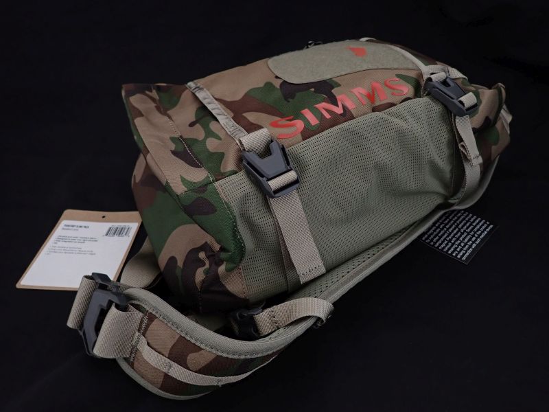 【シムス】 トリビュータリー スリングパック　ウッドランドカモ 中古