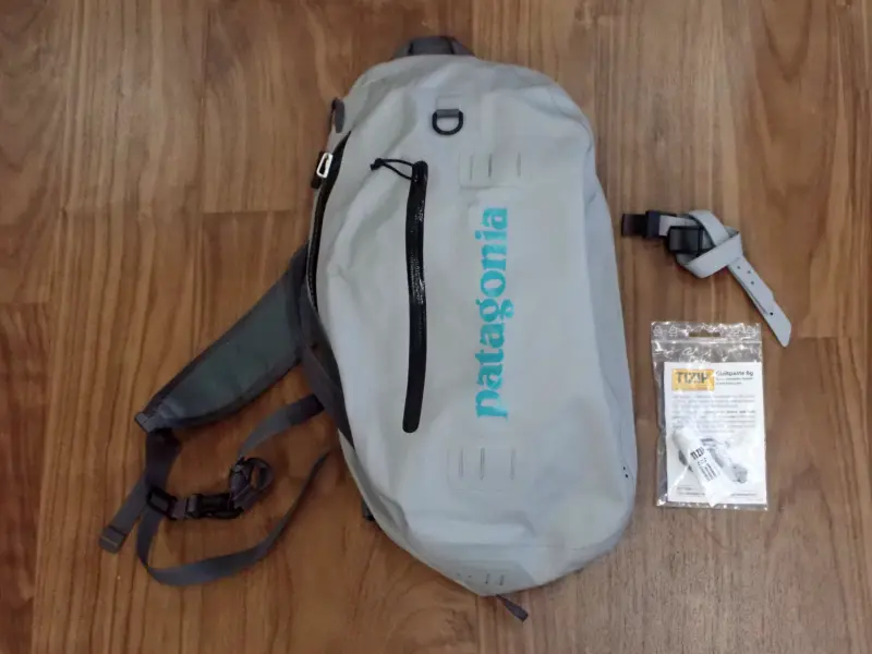 【パタゴニア】 ストームフロントスリング 20L グレー系 中古