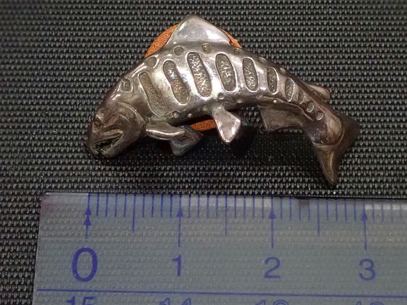 【フィッシュテイルシルバー】 ピンズ YAMAME-P03 中古